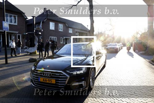 Laren 8 maart 2022
Prinses Beatrix opent een nieuwe gedeelte van het Singer museum in Laren . Prinses Beatrix arriveeert in haar nieuwe verlengde Audi A8 Hybride.