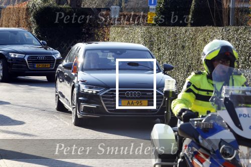 Laren 8 maart 2022
Prinses Beatrix opent een nieuwe gedeelte van het Singer museum in Laren . Prinses Beatrix arriveeert in haar nieuwe verlengde Audi A8 Hybride.