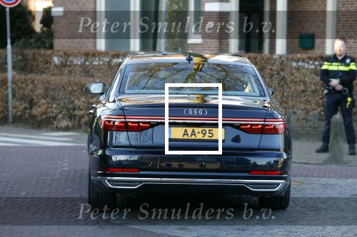 Laren 8 maart 2022
Prinses Beatrix opent een nieuwe gedeelte van het Singer museum in Laren . Prinses Beatrix arriveeert in haar nieuwe verlengde Audi A8 Hybride.