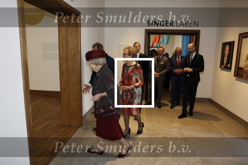 Laren 8 maart 2022
Prinses Beatrix opent een nieuwe gedeelte van het Singer museum in Laren . Prinses Beatrix arriveeert in haar nieuwe verlengde Audi A8 Hybride. prinses Beatrix wordt rond geleid door Els Blokker