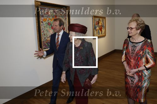 Laren 8 maart 2022
Prinses Beatrix opent een nieuwe gedeelte van het Singer museum in Laren . Prinses Beatrix arriveeert in haar nieuwe verlengde Audi A8 Hybride. prinses Beatrix wordt rond geleid door Els Blokker