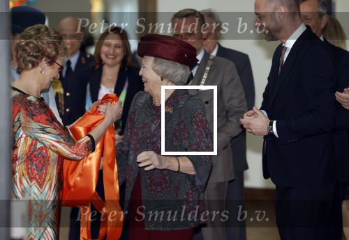 Laren 8 maart 2022
Prinses Beatrix opent een nieuwe gedeelte van het Singer museum in Laren . Prinses Beatrix arriveeert in haar nieuwe verlengde Audi A8 Hybride. prinses Beatrix wordt rond geleid door Els Blokker