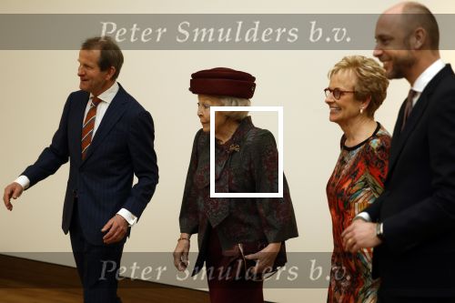 Laren 8 maart 2022
Prinses Beatrix opent een nieuwe gedeelte van het Singer museum in Laren . Prinses Beatrix arriveeert in haar nieuwe verlengde Audi A8 Hybride. prinses Beatrix wordt rond geleid door Els Blokker