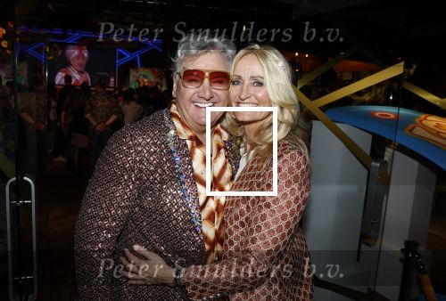 Amsterdam 4 april 2022
Presentatie toppers in de arena.
Aanwezig oa Jan Smit Jeroen v d Boom  en Rene Froger.
Natasja Froger was er ook samen met haar zoons Maxim en Didier . Ook hun kleindochter was aanwezig .