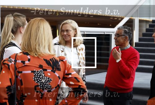 Amsterdam 3 april 2022
Sigrid Kaag en haar man Anis al-Qaq samen bij premiere Nationaal Ballet in de stopera.