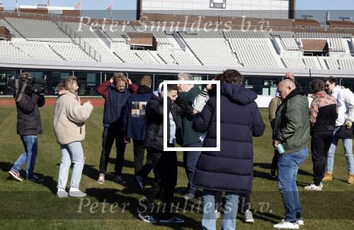 Amsterdam 8 maart 2022
Presentatie concert the streamers in het Olympisch stadion . Aanwezig oa Guus Meeuwis Suzanne en Freek Mc Snelle Maan Frank Lammers Thomas Acda Paul de Munnik Simon Keizer Nick Schilder Roel v Velzen Ronnie Flex Emma Heesters Diggie Dex Kraantje Pappie  Rolf Sanchez  en Paul de Leeuw .