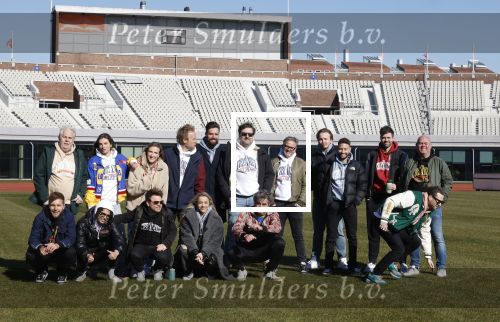 Amsterdam 8 maart 2022
Presentatie concert the streamers in het Olympisch stadion . Aanwezig oa Guus Meeuwis Suzanne en Freek Mc Snelle Maan Frank Lammers Thomas Acda Paul de Munnik Simon Keizer Nick Schilder Roel v Velzen Ronnie Flex Emma Heesters Diggie Dex Kraantje Pappie  Rolf Sanchez  en Paul de Leeuw .