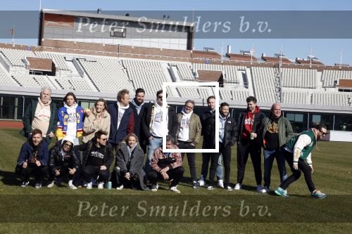 Amsterdam 8 maart 2022
Presentatie concert the streamers in het Olympisch stadion . Aanwezig oa Guus Meeuwis Suzanne en Freek Mc Snelle Maan Frank Lammers Thomas Acda Paul de Munnik Simon Keizer Nick Schilder Roel v Velzen Ronnie Flex Emma Heesters Diggie Dex Kraantje Pappie  Rolf Sanchez  en Paul de Leeuw .