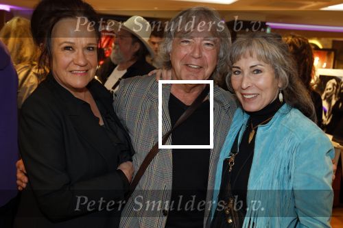Amsterdam 1 april 2022
Opening expositie Louise Schiffmacher . Henk Schiffmacher was natuurlijk aanwezig. Xandra Brood  Govert de Roos en Patricia Steur