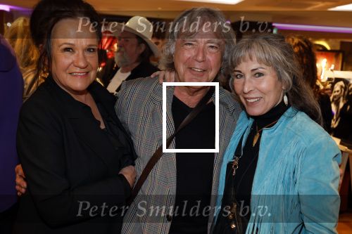 Amsterdam 1 april 2022
Opening expositie Louise Schiffmacher . Henk Schiffmacher was natuurlijk aanwezig. Xandra Brood  Govert de Roos en Patricia Steur