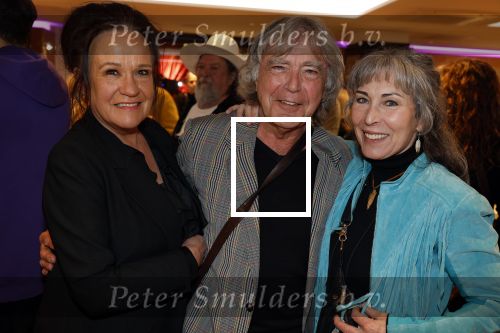Amsterdam 1 april 2022
Opening expositie Louise Schiffmacher . Henk Schiffmacher was natuurlijk aanwezig. Xandra Brood  Govert de Roos en Patricia Steur