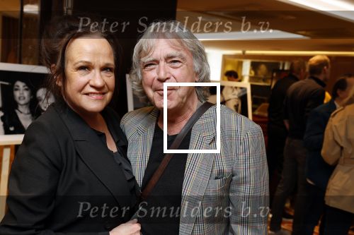 Amsterdam 1 april 2022
Opening expositie Louise Schiffmacher . Henk Schiffmacher was natuurlijk aanwezig. Xandra Brood en Govert de Roos