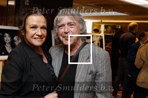 Amsterdam 1 april 2022
Opening expositie Louise Schiffmacher . Henk Schiffmacher was natuurlijk aanwezig. Xandra Brood en Govert de Roos