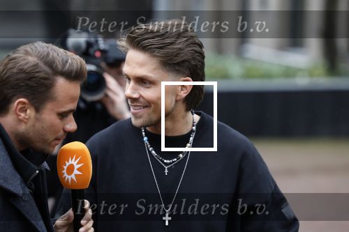 Hilversum 6 april 2023
Andre Hazes verlaat het pand van talpa/radio538 met Djarno Hofland Riccardo Klaverdijk Jaap Hilhorst en documentairemaakster Cheeru Mampaey.
Hij staat Aran Bade van RTL Boulevard te woord.