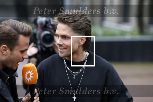 Hilversum 6 april 2023
Andre Hazes verlaat het pand van talpa/radio538 met Djarno Hofland Riccardo Klaverdijk Jaap Hilhorst en documentairemaakster Cheeru Mampaey.
Hij staat Aran Bade van RTL Boulevard te woord.