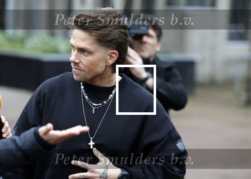 Hilversum 6 april 2023
Andre Hazes verlaat het pand van talpa/radio538 met Djarno Hofland Riccardo Klaverdijk Jaap Hilhorst en documentairemaakster Cheeru Mampaey.
Hij staat Aran Bade van RTL Boulevard te woord.