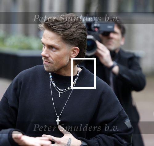Hilversum 6 april 2023
Andre Hazes verlaat het pand van talpa/radio538 met Djarno Hofland Riccardo Klaverdijk Jaap Hilhorst en documentairemaakster Cheeru Mampaey.
Hij staat Aran Bade van RTL Boulevard te woord.