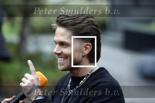Hilversum 6 april 2023
Andre Hazes verlaat het pand van talpa/radio538 met Djarno Hofland Riccardo Klaverdijk Jaap Hilhorst en documentairemaakster Cheeru Mampaey.
Hij staat Aran Bade van RTL Boulevard te woord.