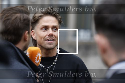 Hilversum 6 april 2023
Andre Hazes verlaat het pand van talpa/radio538 met Djarno Hofland Riccardo Klaverdijk Jaap Hilhorst en documentairemaakster Cheeru Mampaey.
Hij staat Aran Bade van RTL Boulevard te woord.