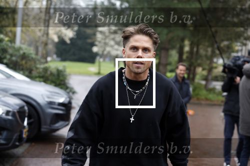 Hilversum 6 april 2023
Andre Hazes verlaat het pand van talpa/radio538 met Djarno Hofland Riccardo Klaverdijk Jaap Hilhorst en documentairemaakster Cheeru Mampaey.
Hij staat Aran Bade van RTL Boulevard te woord.