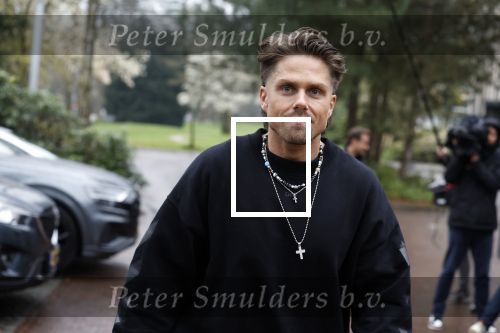 Hilversum 6 april 2023
Andre Hazes verlaat het pand van talpa/radio538 met Djarno Hofland Riccardo Klaverdijk Jaap Hilhorst en documentairemaakster Cheeru Mampaey.
Hij staat Aran Bade van RTL Boulevard te woord.