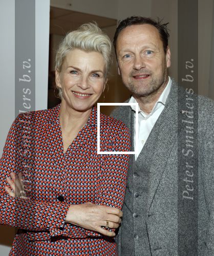 Zeist 26 maart 2023
Hans Kazan viert zijn 70e verjaardag en presenteert zijn boek. Ook krijgt hij een koninklijke onderscheiding in het Figi Theater/Hotel. Anita Witzier met haar man Michel Nillisen
