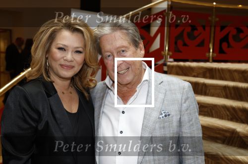 Zeist 26 maart 2023
Hans Kazan viert zijn 70e verjaardag en presenteert zijn boek. Ook krijgt hij een koninklijke onderscheiding in het Figi Theater/Hotel.Antje Monteiro en Hans