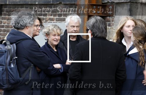 Amsterdam 15 april 2023
Herdenkingstdienst vooraf aan de begrafenis van Huub Oosterhuis in de Westertoren . Daarna gingen ze met de boot naar begraafplaats Zorgvlied. Benedicte Ficq met partner