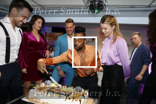 Utrecht 18 april 2023
Presentatie Staying alive disco feaver met oa Ferry Doedens Esmee Dekker Nigel Brown Judith v d Wijst Martijn Vogel en Linda Verstraten. Hans Cornelisse is de producent.