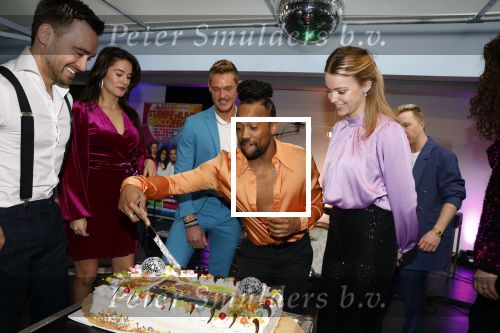 Utrecht 18 april 2023
Presentatie Staying alive disco feaver met oa Ferry Doedens Esmee Dekker Nigel Brown Judith v d Wijst Martijn Vogel en Linda Verstraten. Hans Cornelisse is de producent.