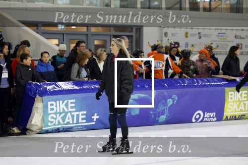 Heerenveen 19 maart 2023
De hollandse 100 in Thialf.  Naomi v d Zwaan en Cheeru Mampaey
