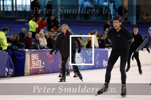 Heerenveen 19 maart 2023
De hollandse 100 in Thialf.  Naomi v d Zwaan en Cheeru Mampaey