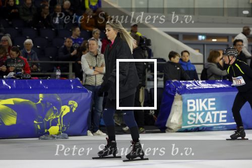 Heerenveen 19 maart 2023
De hollandse 100 in Thialf.  Naomi v d Zwaan en Cheeru Mampaey