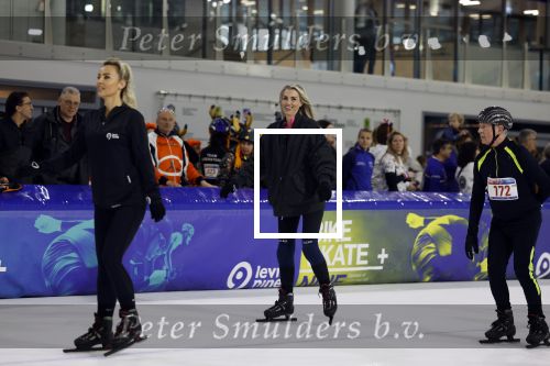 Heerenveen 19 maart 2023
De hollandse 100 in Thialf.  Naomi v d Zwaan en Cheeru Mampaey