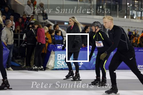 Heerenveen 19 maart 2023
De hollandse 100 in Thialf.  Naomi v d Zwaan en Cheeru Mampaey