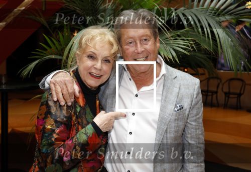 Zeist 26 maart 2023
Hans Kazan viert zijn 70e verjaardag en presenteert zijn boek. Ook krijgt hij een koninklijke onderscheiding in het Figi Theater/Hotel. Connie Vink