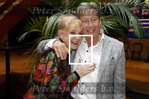 Zeist 26 maart 2023
Hans Kazan viert zijn 70e verjaardag en presenteert zijn boek. Ook krijgt hij een koninklijke onderscheiding in het Figi Theater/Hotel. Connie Vink