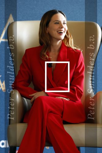 Amsterdam 16 maart 2023
Presentatie serie over koningin Maxima die Videoland uit gaat zenden.
Presentatie was in het Amstel Hotel . Martijn lakemeier Gaat Koning Willem Alexander spelen en de Argentijnse actrice Delfina Chaves speelt Koningin Maxima . Daphne Bunskoek presenteerde het.
Ook Peter v d Vorst en Rachel van Bommel (producente) waren ook aanwezig.
