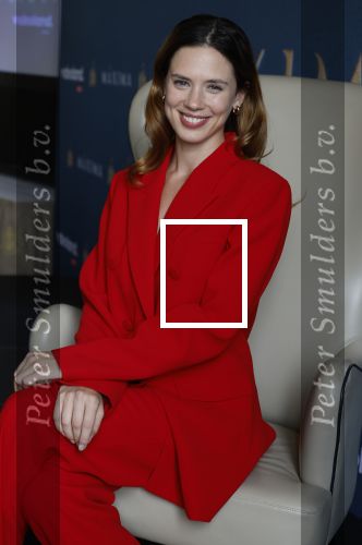 Amsterdam 16 maart 2023
Presentatie serie over koningin Maxima die Videoland uit gaat zenden.
Presentatie was in het Amstel Hotel . Martijn lakemeier Gaat Koning Willem Alexander spelen en de Argentijnse actrice Delfina Chaves speelt Koningin Maxima . Daphne Bunskoek presenteerde het.
Ook Peter v d Vorst en Rachel van Bommel (producente) waren ook aanwezig.