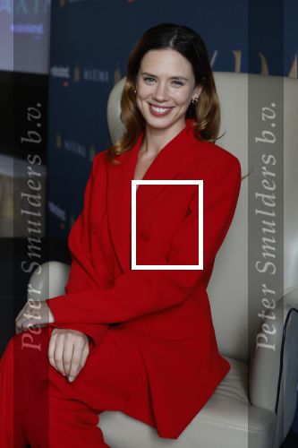 Amsterdam 16 maart 2023
Presentatie serie over koningin Maxima die Videoland uit gaat zenden.
Presentatie was in het Amstel Hotel . Martijn lakemeier Gaat Koning Willem Alexander spelen en de Argentijnse actrice Delfina Chaves speelt Koningin Maxima . Daphne Bunskoek presenteerde het.
Ook Peter v d Vorst en Rachel van Bommel (producente) waren ook aanwezig.