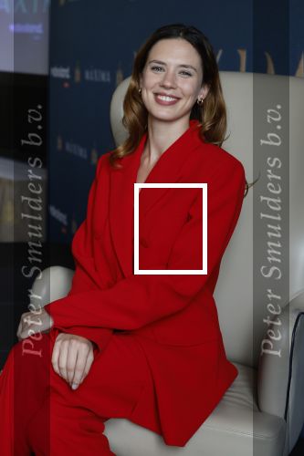 Amsterdam 16 maart 2023
Presentatie serie over koningin Maxima die Videoland uit gaat zenden.
Presentatie was in het Amstel Hotel . Martijn lakemeier Gaat Koning Willem Alexander spelen en de Argentijnse actrice Delfina Chaves speelt Koningin Maxima . Daphne Bunskoek presenteerde het.
Ook Peter v d Vorst en Rachel van Bommel (producente) waren ook aanwezig.