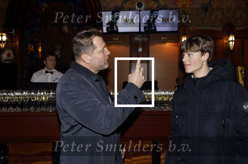 Amsterdam 29 maart 2023
Premiere Docu Max Verstappen in Tuschinski  die uitgezonden gaat worden op Viaplay.
Dennis v d Geest met zijn zoon