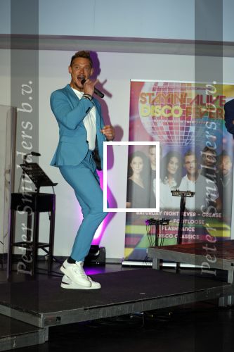Utrecht 18 april 2023
Presentatie Staying alive disco feaver met oa Ferry Doedens Esmee Dekker Nigel Brown Judith v d Wijst Martijn Vogel en Linda Verstraten. Hans Cornelisse is de producent.