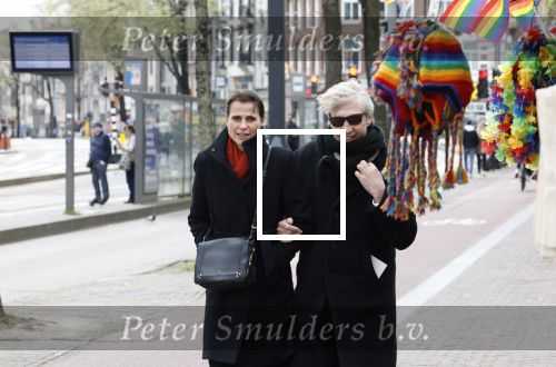 Amsterdam 15 april 2023
Frank Boeijen met zijn vrouw op straat in het centrum van Amsterdam.