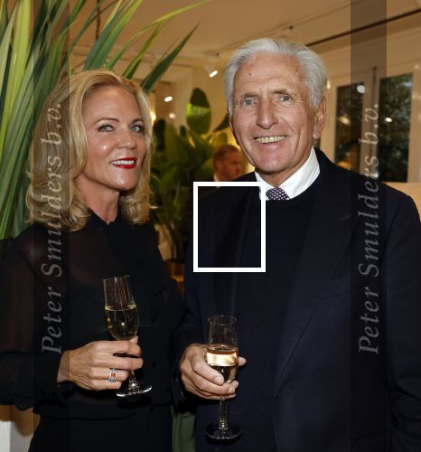 Amsterdam 23 maart 2023
Opening nieuwe Eichholtz winkel op de PC Hooftstraat in Amsterdam.
Frits kroymans met zijn vriendin