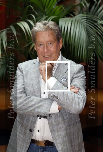 Zeist 26 maart 2023
Hans Kazan viert zijn 70e verjaardag en presenteert zijn boek. Ook krijgt hij een koninklijke onderscheiding in het Figi Theater/Hotel.