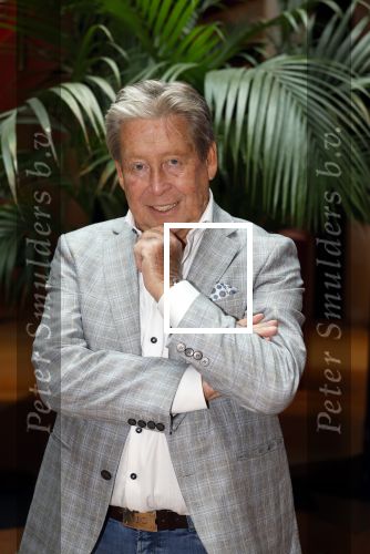 Zeist 26 maart 2023
Hans Kazan viert zijn 70e verjaardag en presenteert zijn boek. Ook krijgt hij een koninklijke onderscheiding in het Figi Theater/Hotel.
