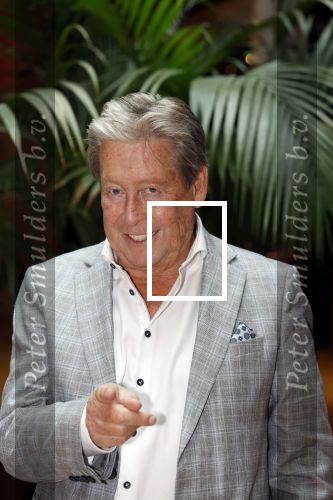 Zeist 26 maart 2023
Hans Kazan viert zijn 70e verjaardag en presenteert zijn boek. Ook krijgt hij een koninklijke onderscheiding in het Figi Theater/Hotel.