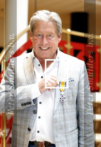 Zeist 26 maart 2023
Hans Kazan viert zijn 70e verjaardag en presenteert zijn boek. Ook krijgt hij een koninklijke onderscheiding in het Figi Theater/Hotel.