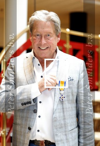 Zeist 26 maart 2023
Hans Kazan viert zijn 70e verjaardag en presenteert zijn boek. Ook krijgt hij een koninklijke onderscheiding in het Figi Theater/Hotel.